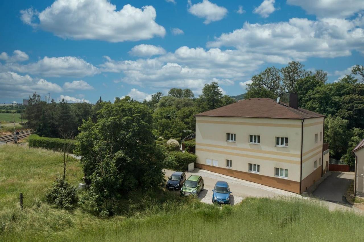 Mlynsky Ostrov Apartment 2 Zdice Exteriör bild